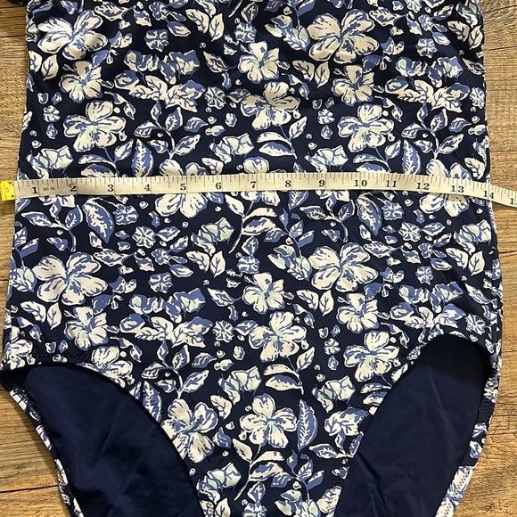 Vineyard vines one shoulder blue floral swimsuit - Picture 11 of 11